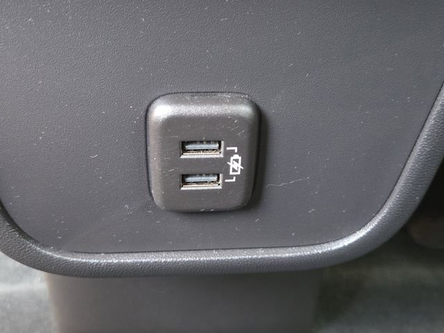 Used 2024 Ebony Twilight Metallic GMC SLE image 11
