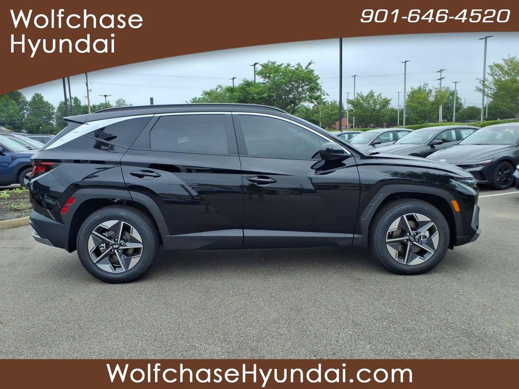 New 2026 Black Hyundai SEL FWD image 6