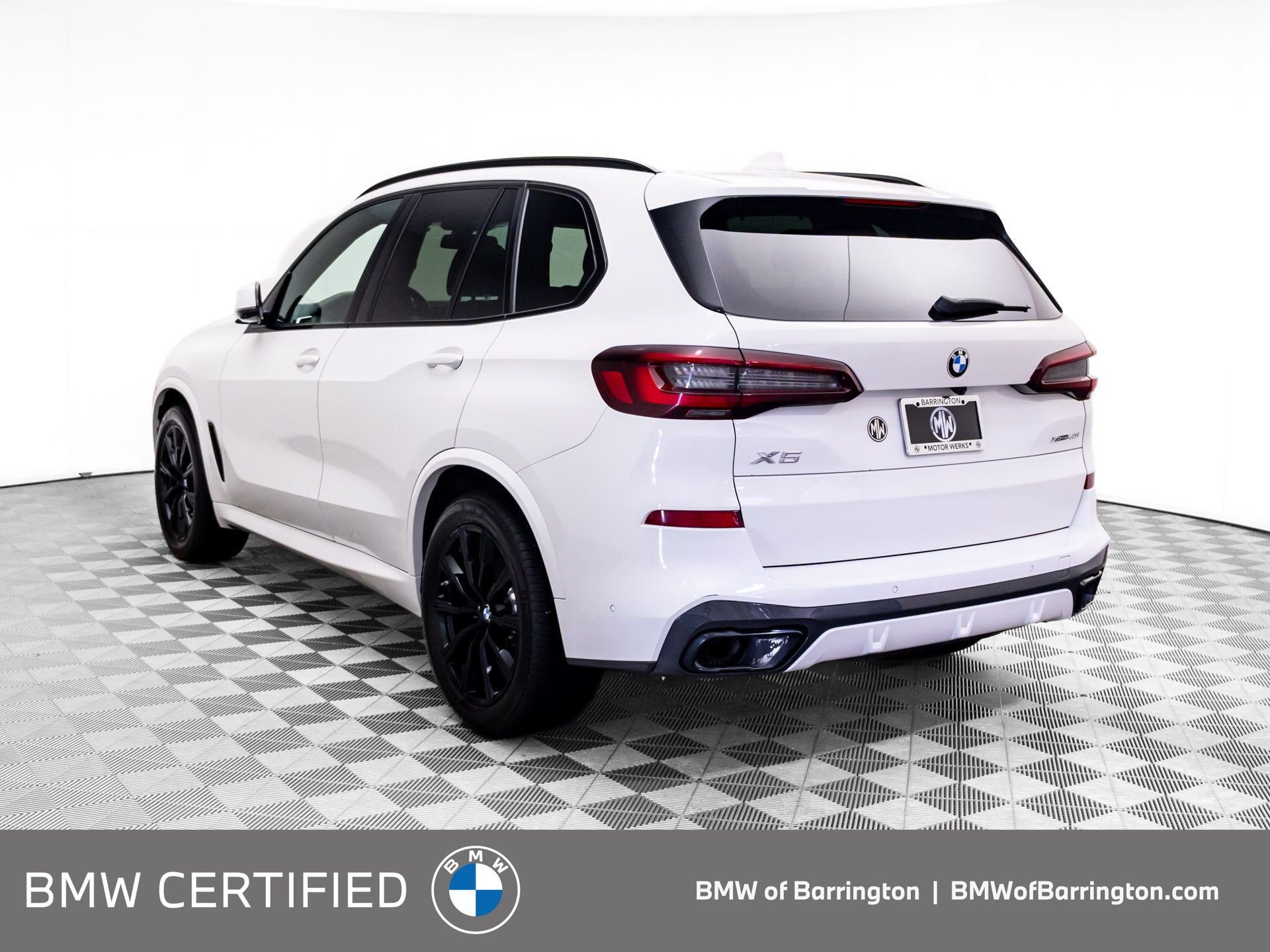 Used 2022 White BMW xDrive40i image 3