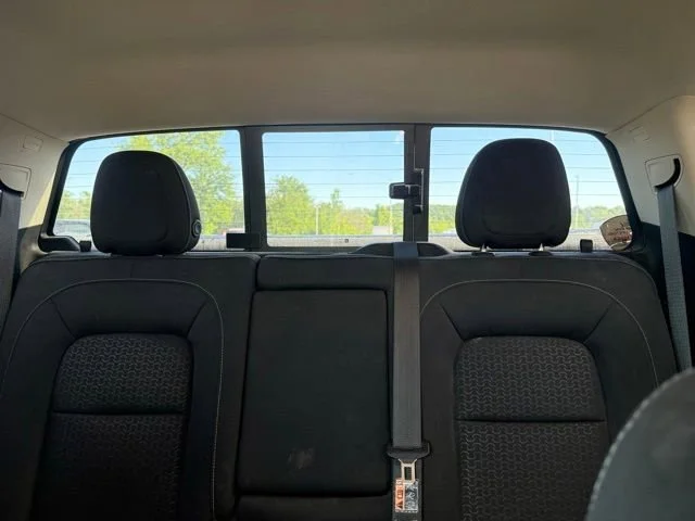 Used 2018 QUICKSILVER METALLIC GMC 2WD SLE image 17