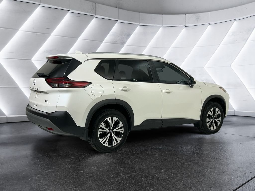Used 2022 White Nissan SV image 4