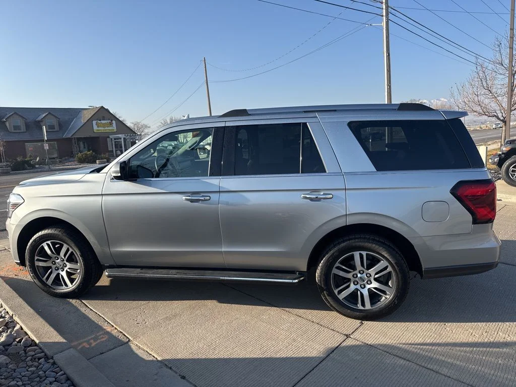 Used 2023 Silver Ford Limited image 4