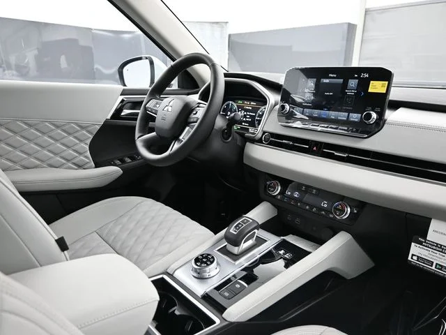 New 2025 White Mitsubishi SEL S-AWC image 23