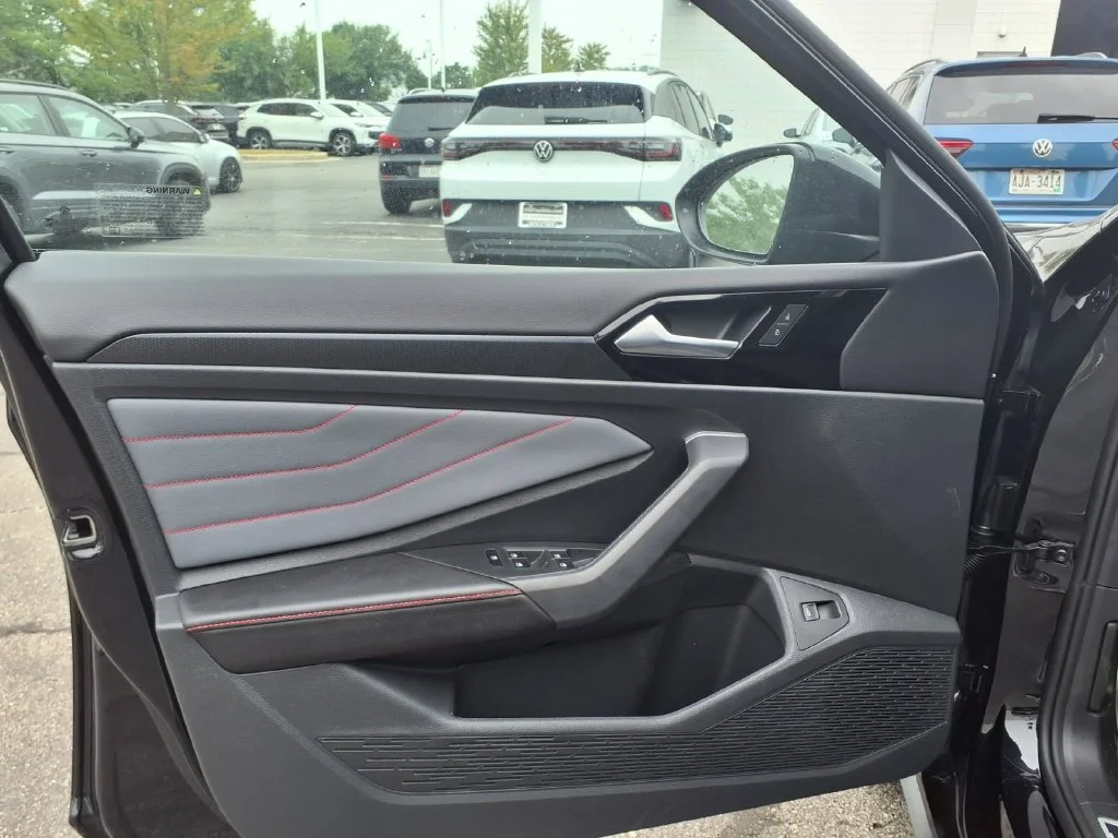 New 2026 Deep Black Pearl Volkswagen 2.0T Autobahn image 8