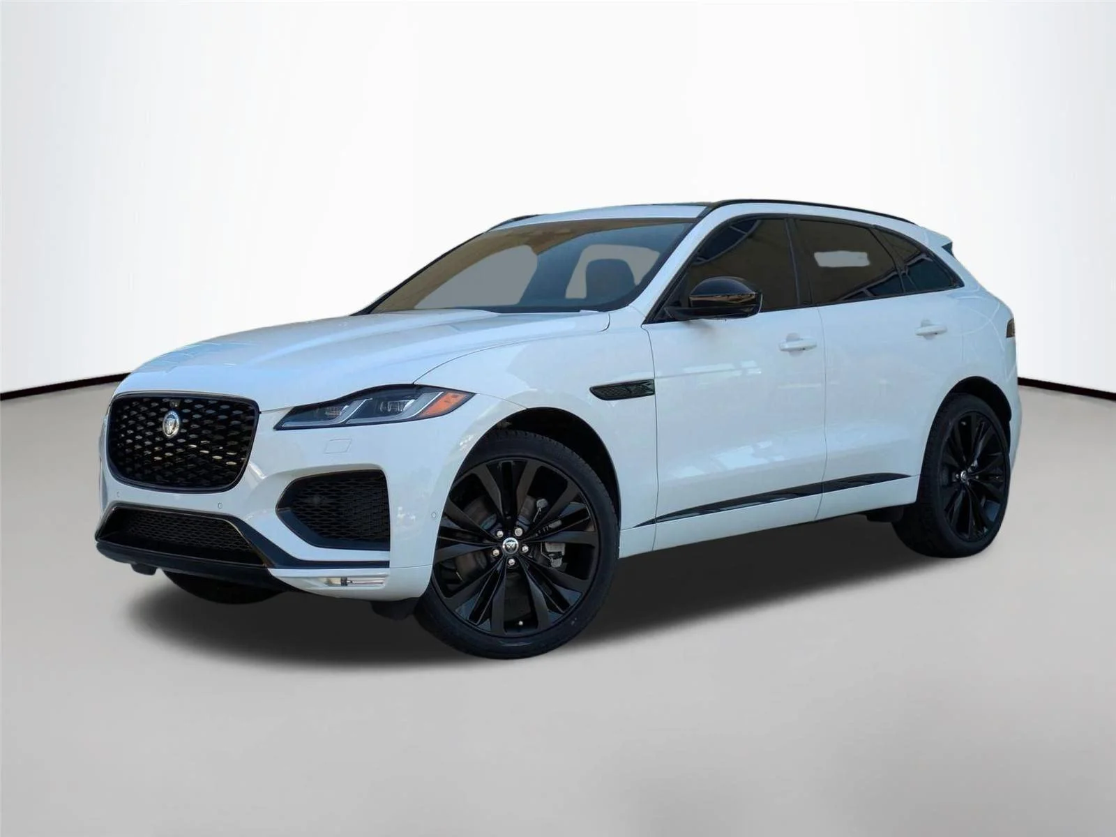 2026 Jaguar F-PACE P400 R-Dynamic S's photo