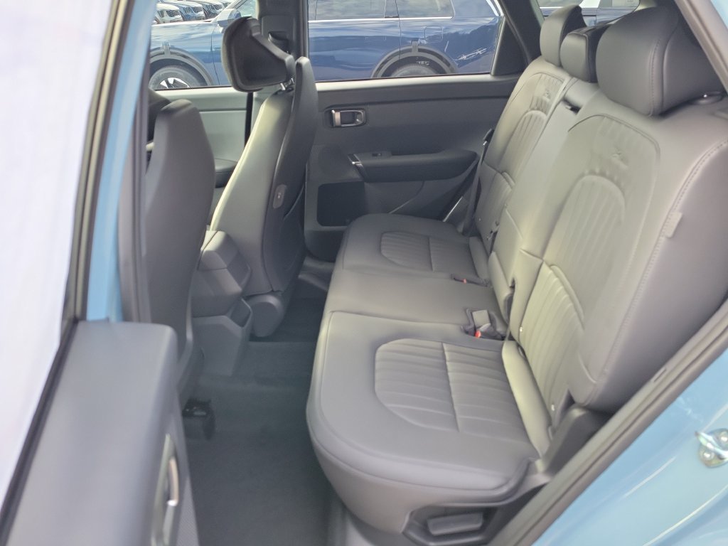 New 2027 Frost Blue / Black Roof Kia X-Line S image 15