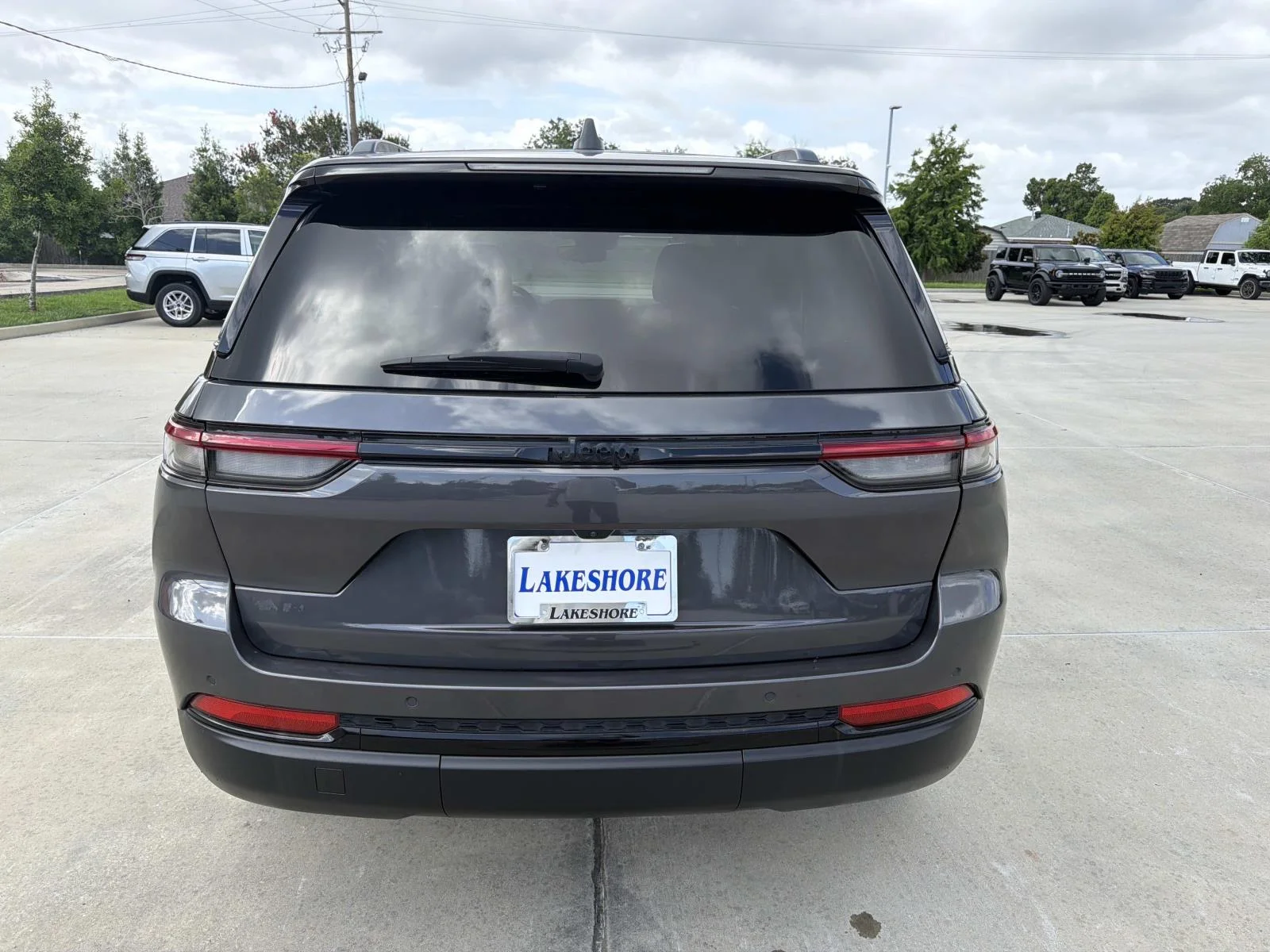 Used 2024 Gray Jeep Altitude X 4x2 image 6