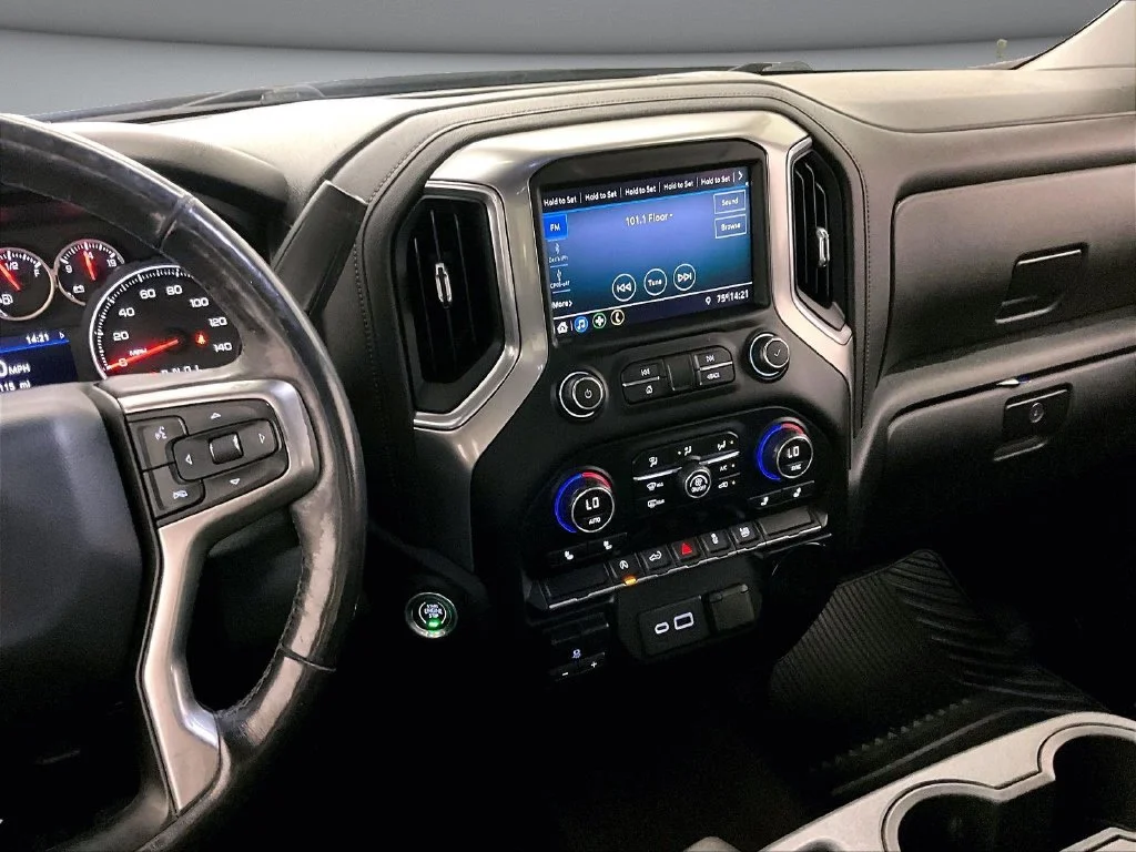 Used 2019 Black Chevrolet LT image 10