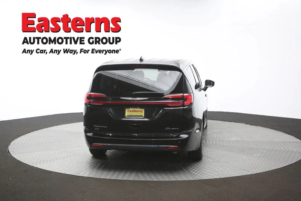 Used 2023 Black Chrysler Limited image 42