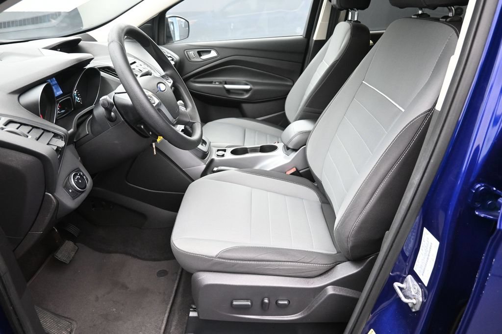 Used 2015 Blue Ford SE image 21