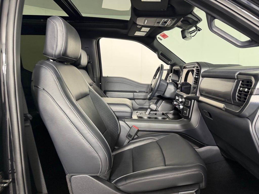 Used 2024 Agate Black Metallic Ford Lariat image 31