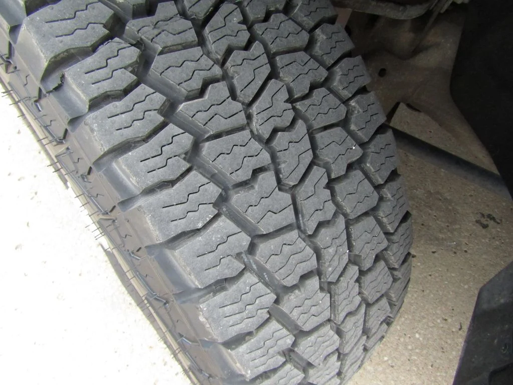 Used 2023 Red GMC Denali image 38