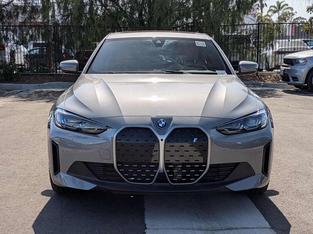 Used 2023 Gray BMW eDrive35 image 4