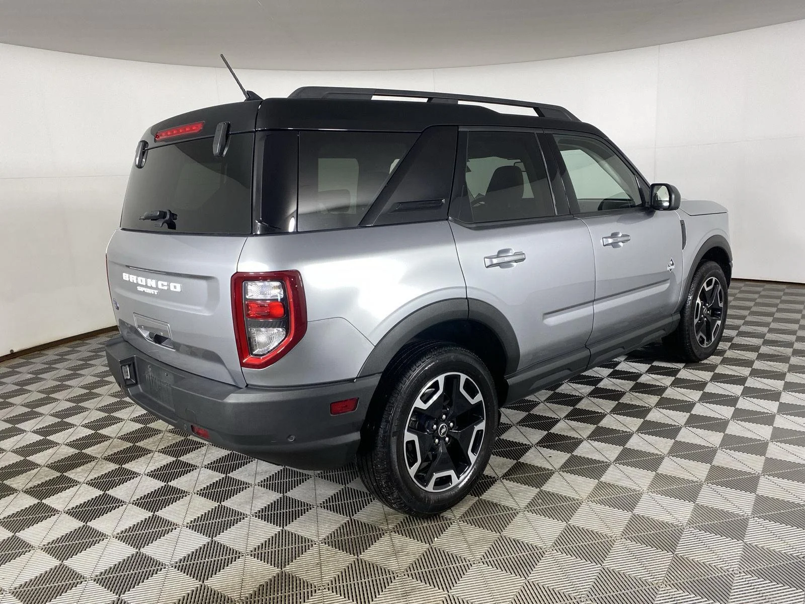 Used 2021 Iconic Silver Ford Outer Banks image 11