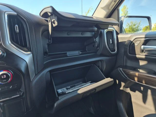 Used 2021 Red Chevrolet RST image 29