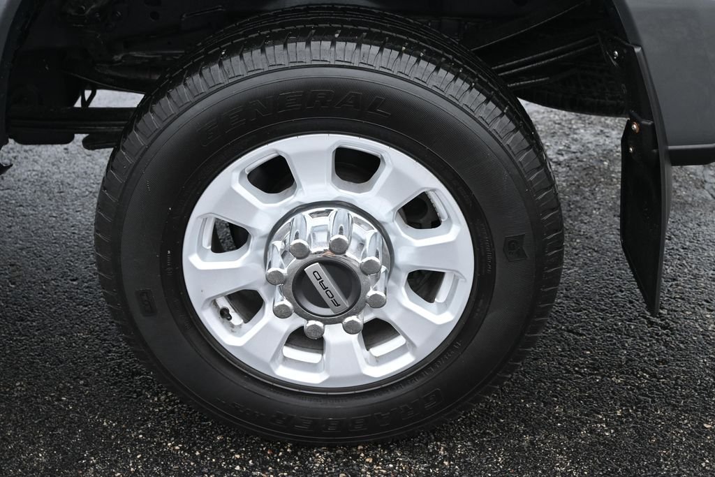 Used 2024 Gray Ford XLT image 15