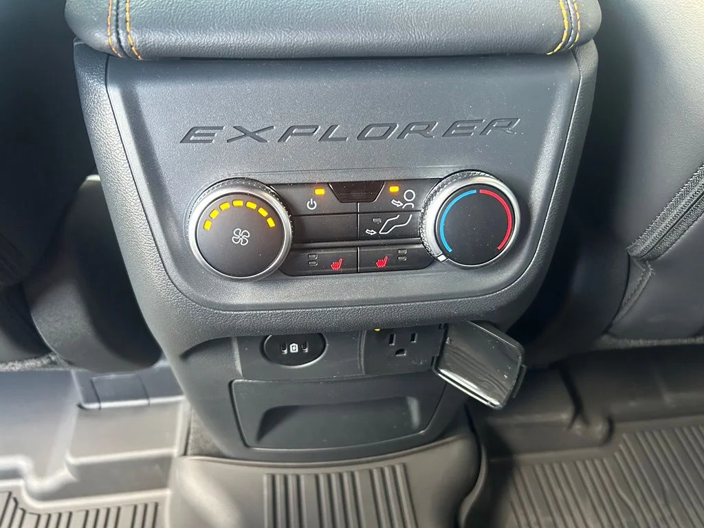 New 2026 Carbonized Gray Metallic Ford Tremor® image 13