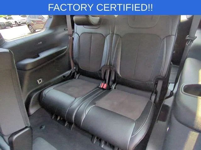 Used 2023 Silver Jeep Altitude image 32