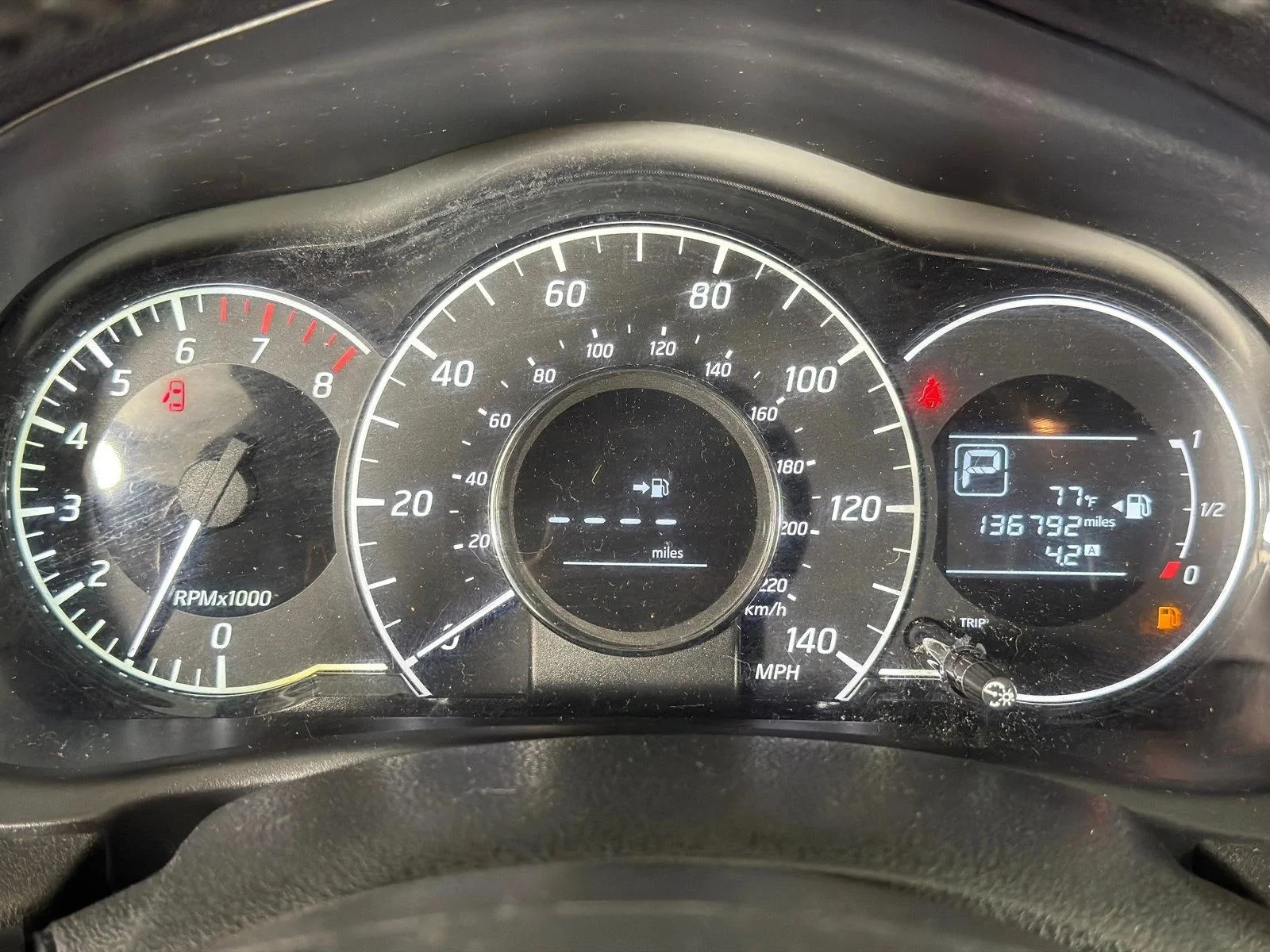 Used 2016 Whtie Nissan S image 26