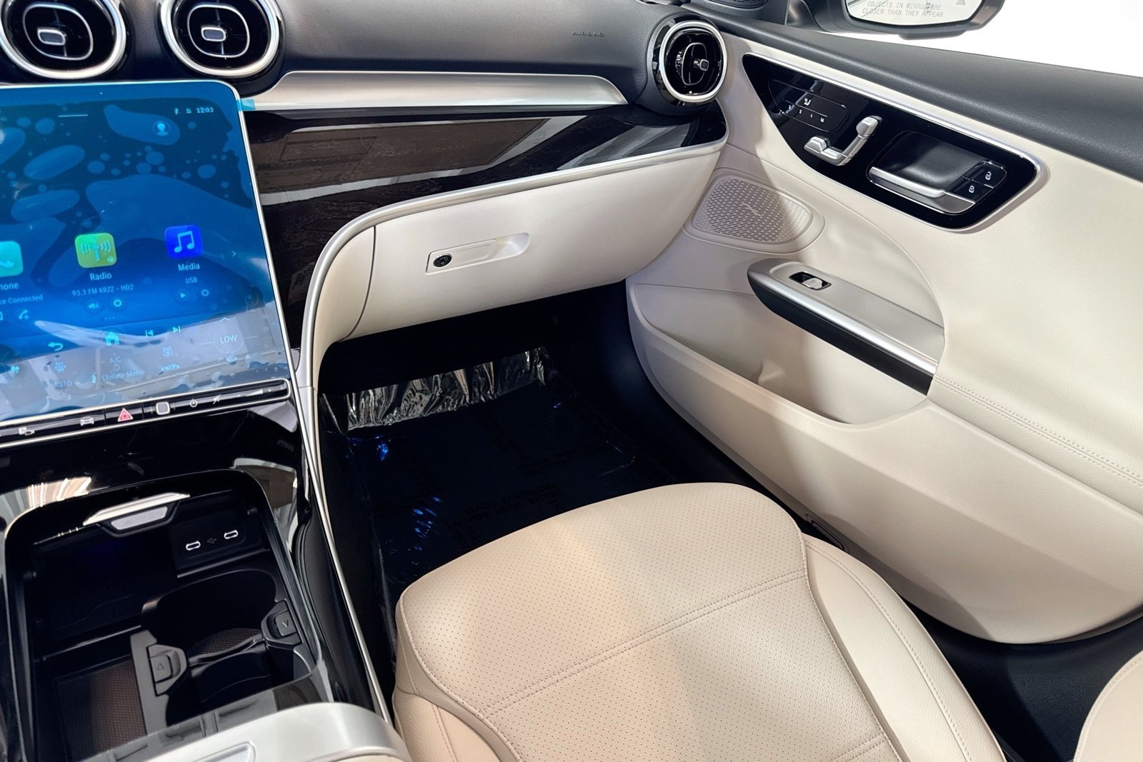 New 2026 Polar White Mercedes-Benz C 300 image 21