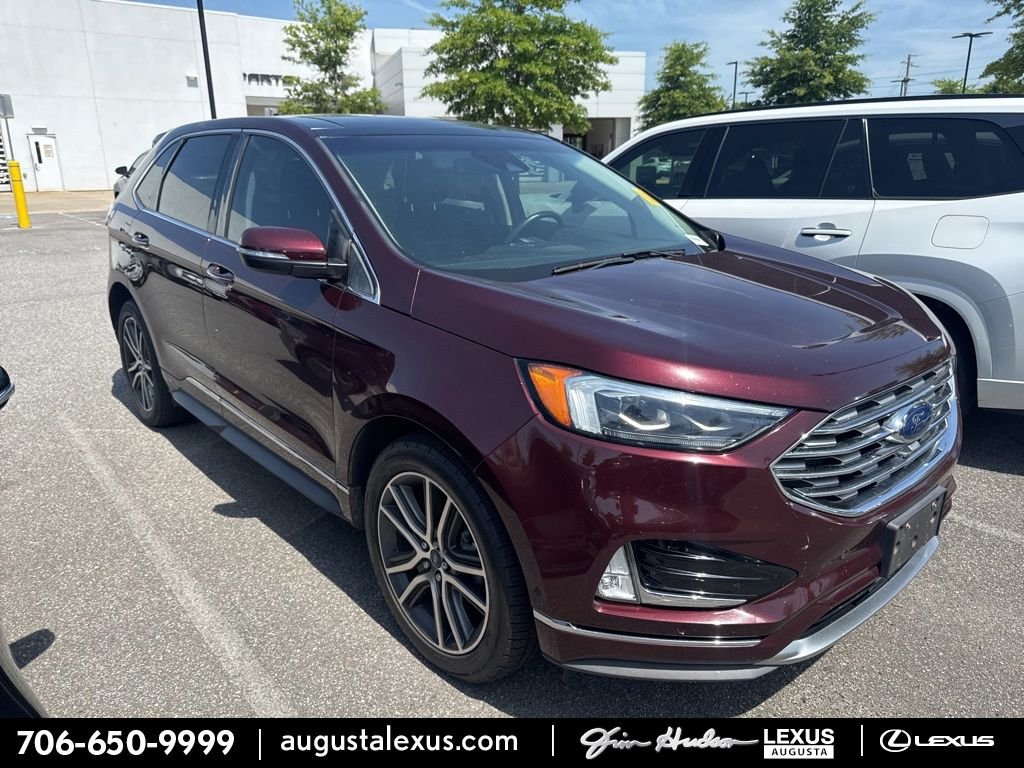 2019 Ford Edge Titanium's photo