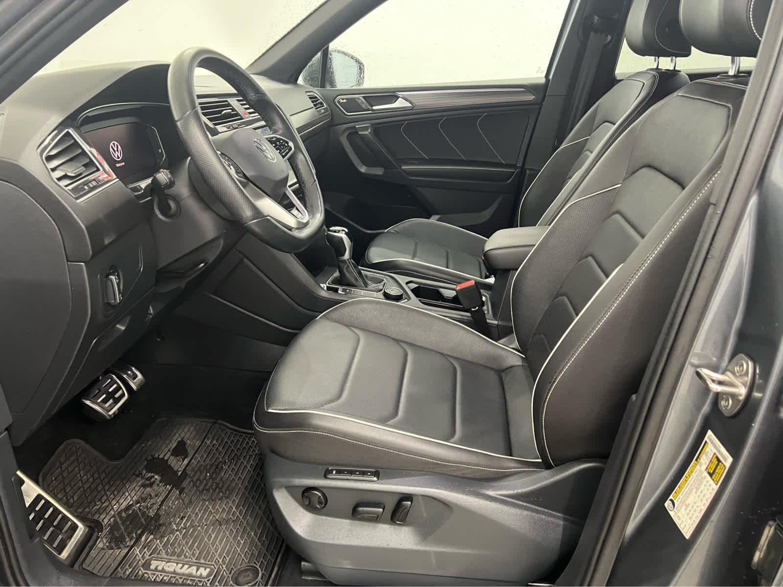 2022 Volkswagen Tiguan SEL R-LINE - Photo 14