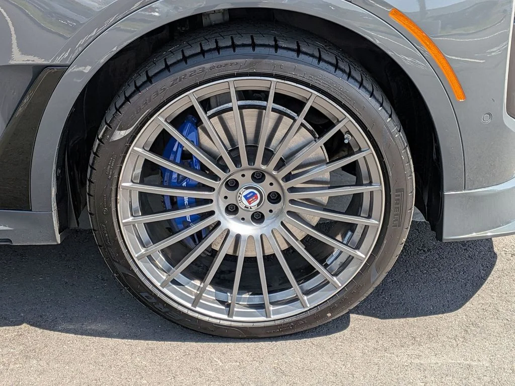 Used 2025 Gray BMW ALPINA XB7 image 29