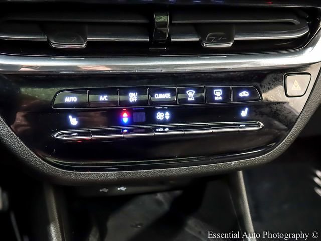 Certified Used 2025 White Frost Tricoat Buick Avenir image 16