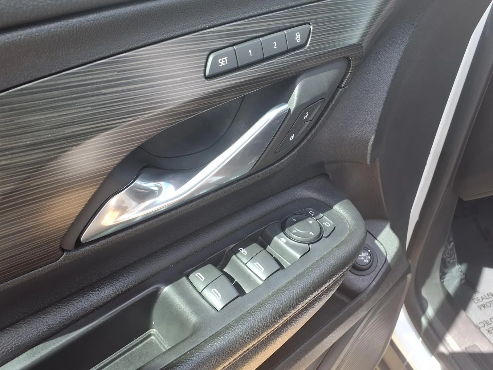 Used 2024 White GMC SLT image 13