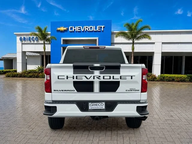New 2026 Summit White Chevrolet Custom image 4
