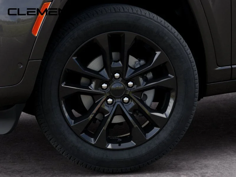 New 2026 Baltic Gray Metallic Clear-Coat Exterior Paint Jeep Limited Reserve image 9