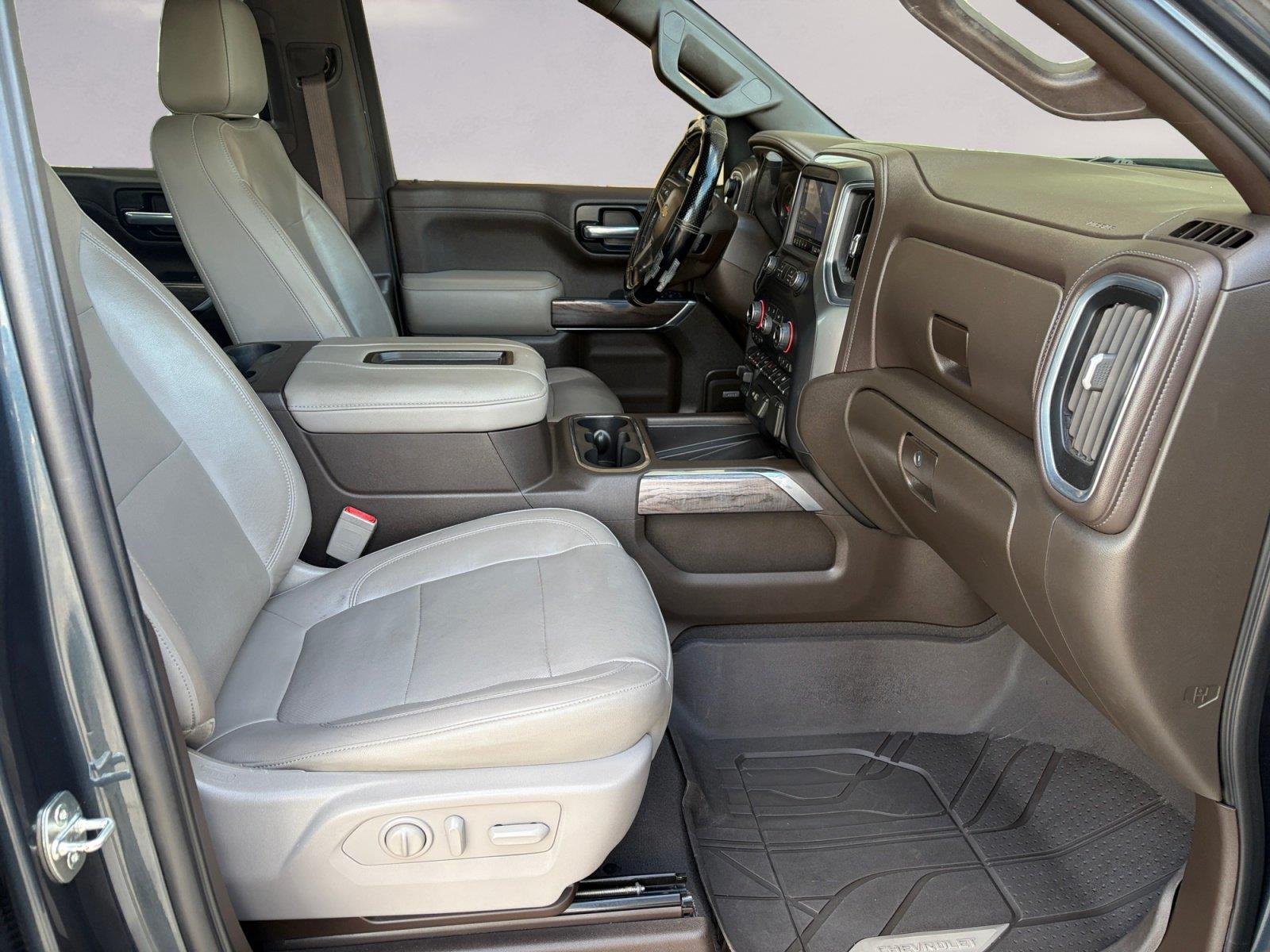 Used 2020 Shadow Gray Metallic Chevrolet LTZ image 15