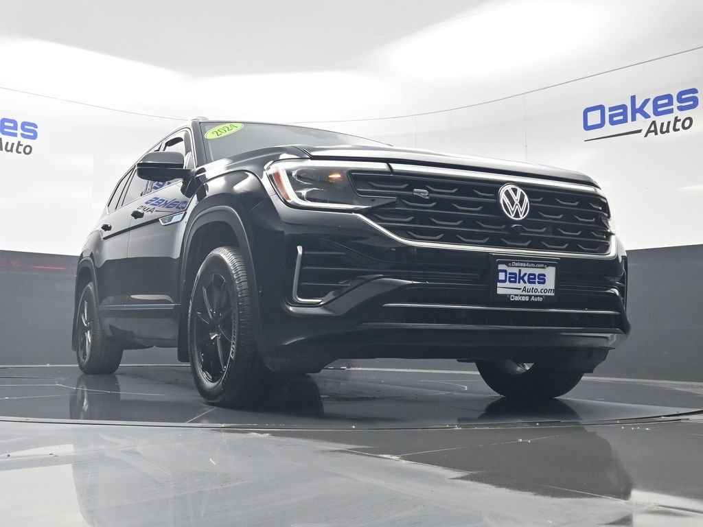 Used 2024 Deep Black Volkswagen 2.0T SEL Premium R-Line image 43
