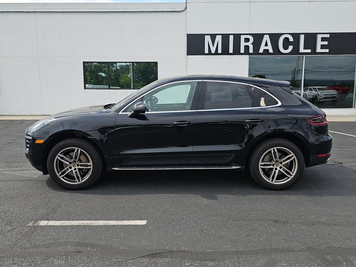 Used 2018  Porsche S image 3