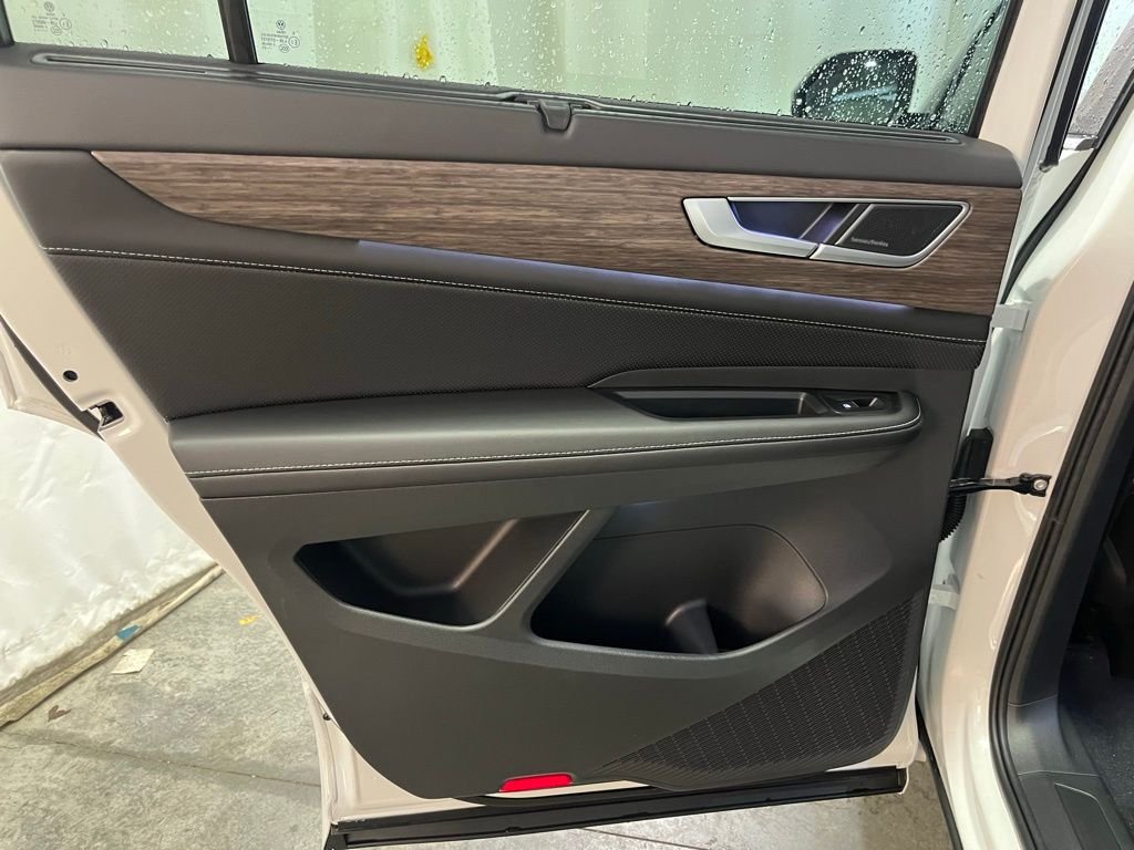 New 2026 White/off-white Volkswagen 2.0T SEL Premium R-Line image 19