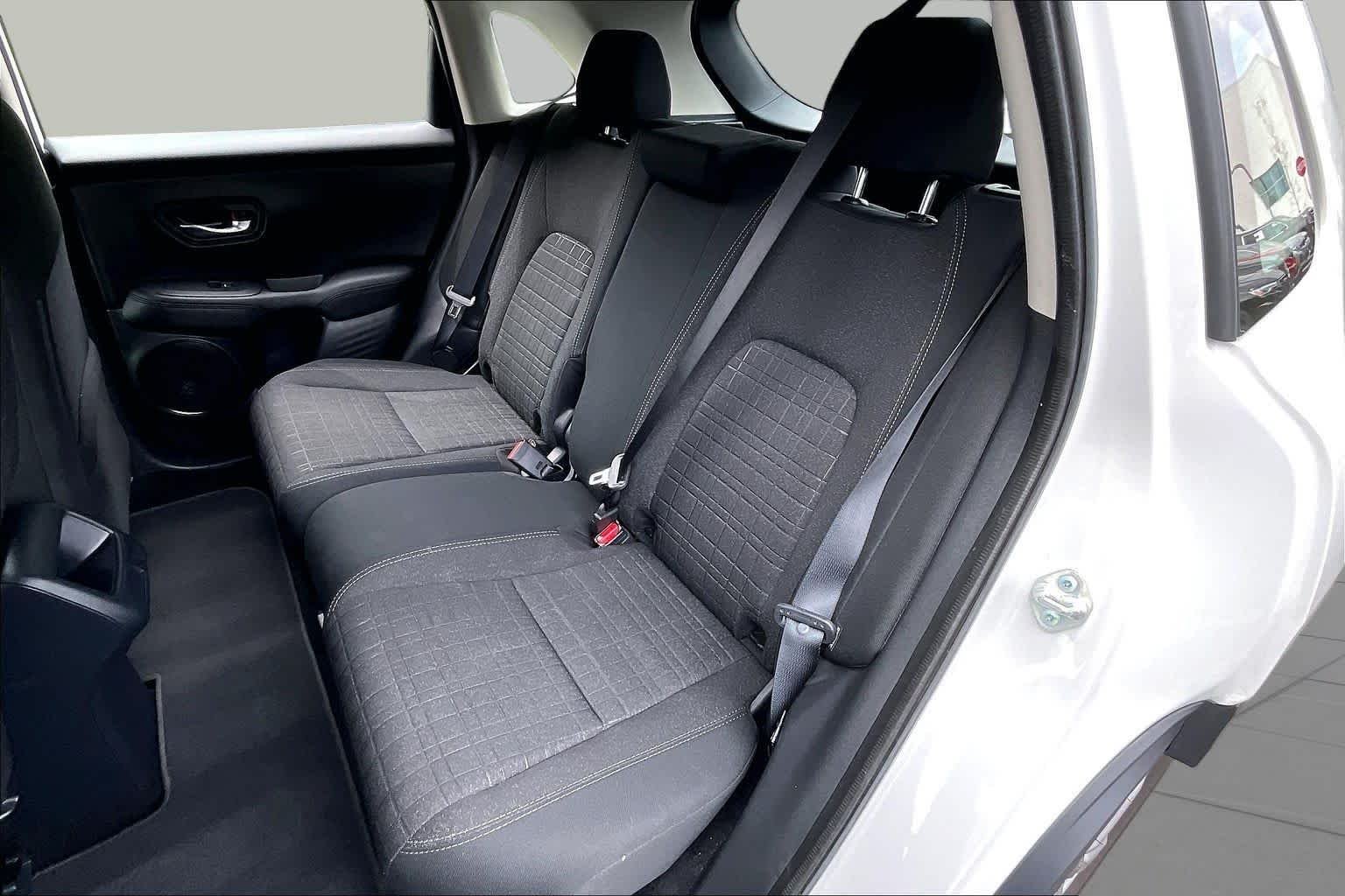 Used 2025 Platinum White Pearl Honda LX image 19