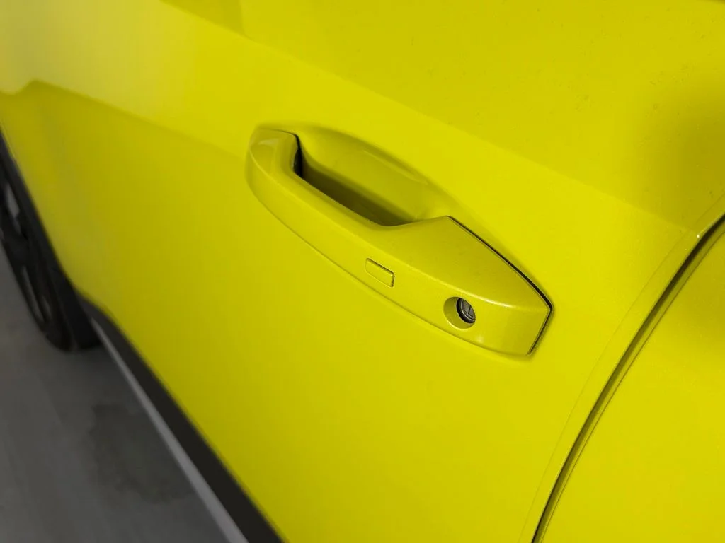 New 2026 Yuzu Yellow Metallic / Super Black Two-tone Nissan SR image 12