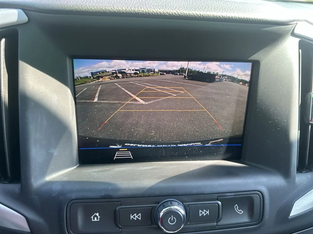 Used 2020 Gray GMC SLE image 24