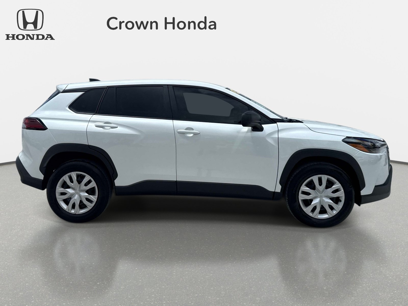 Used 2026 Wind Chill Pearl Toyota L image 5