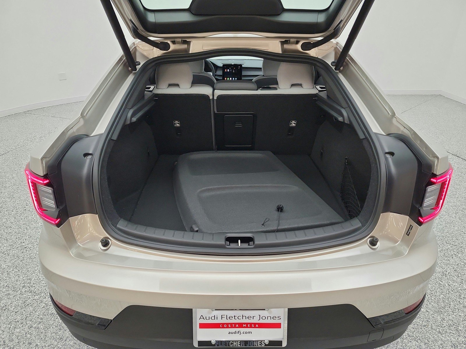 Used 2024 Jupiter Metallic Polestar  image 20