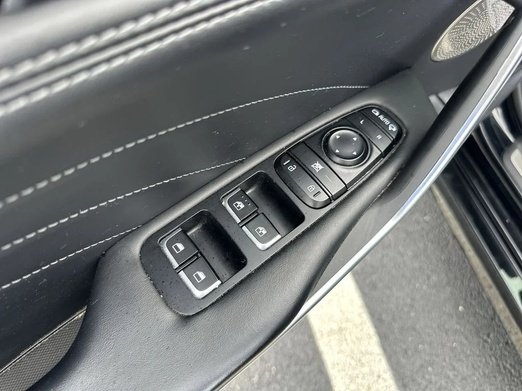 Used 2022 Black Kia GT2 image 19