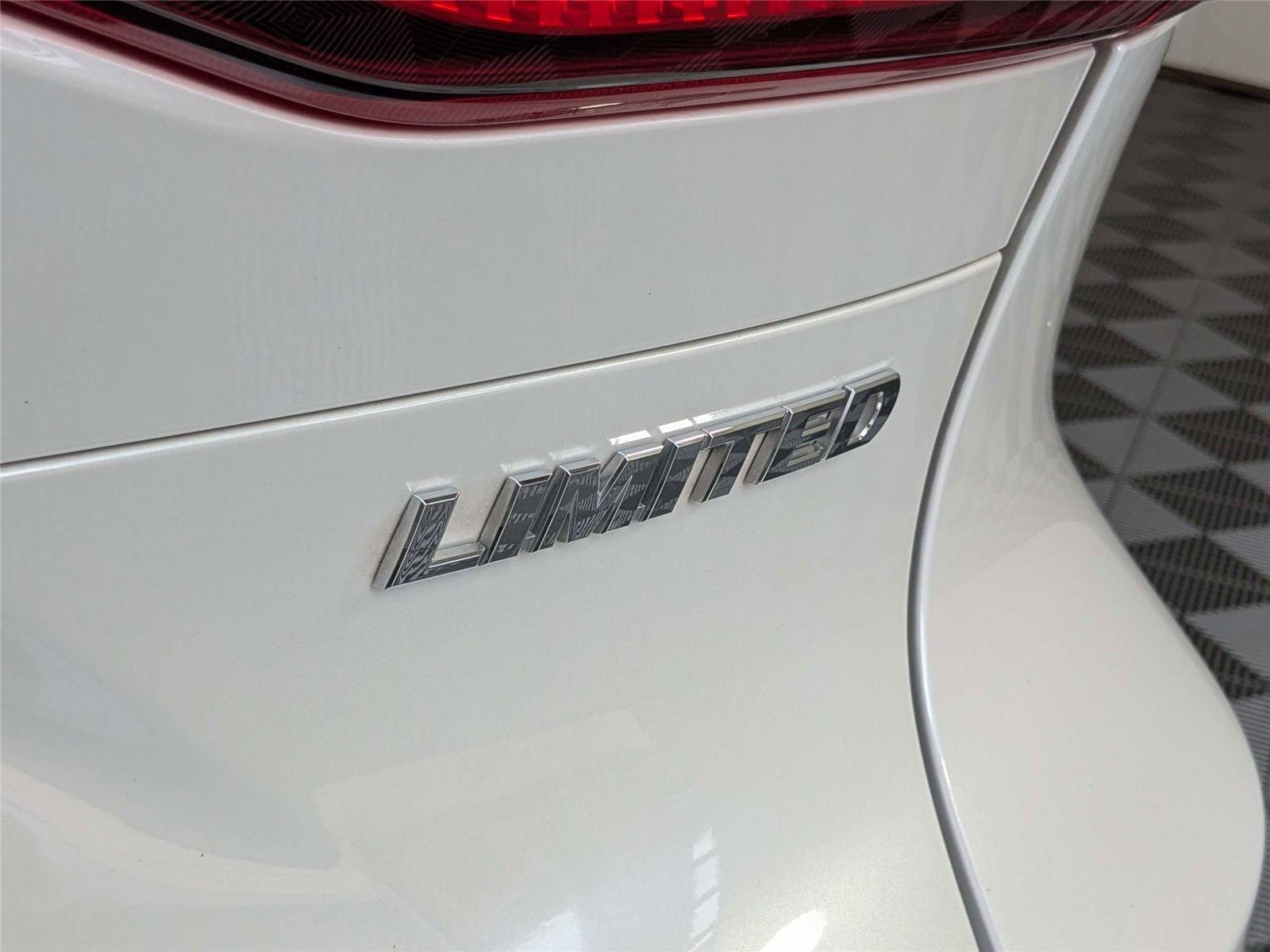 Certified Used 2023 Wind Chill Pearl Toyota Limited image 7