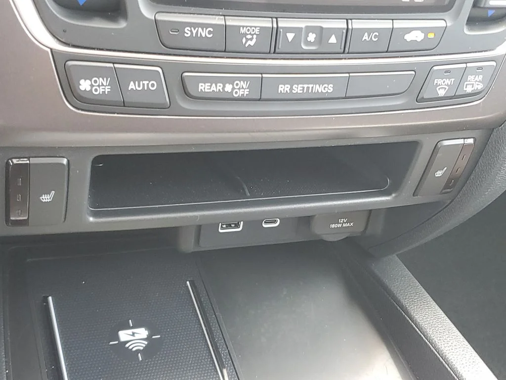 Used 2024  Honda EX-L image 29