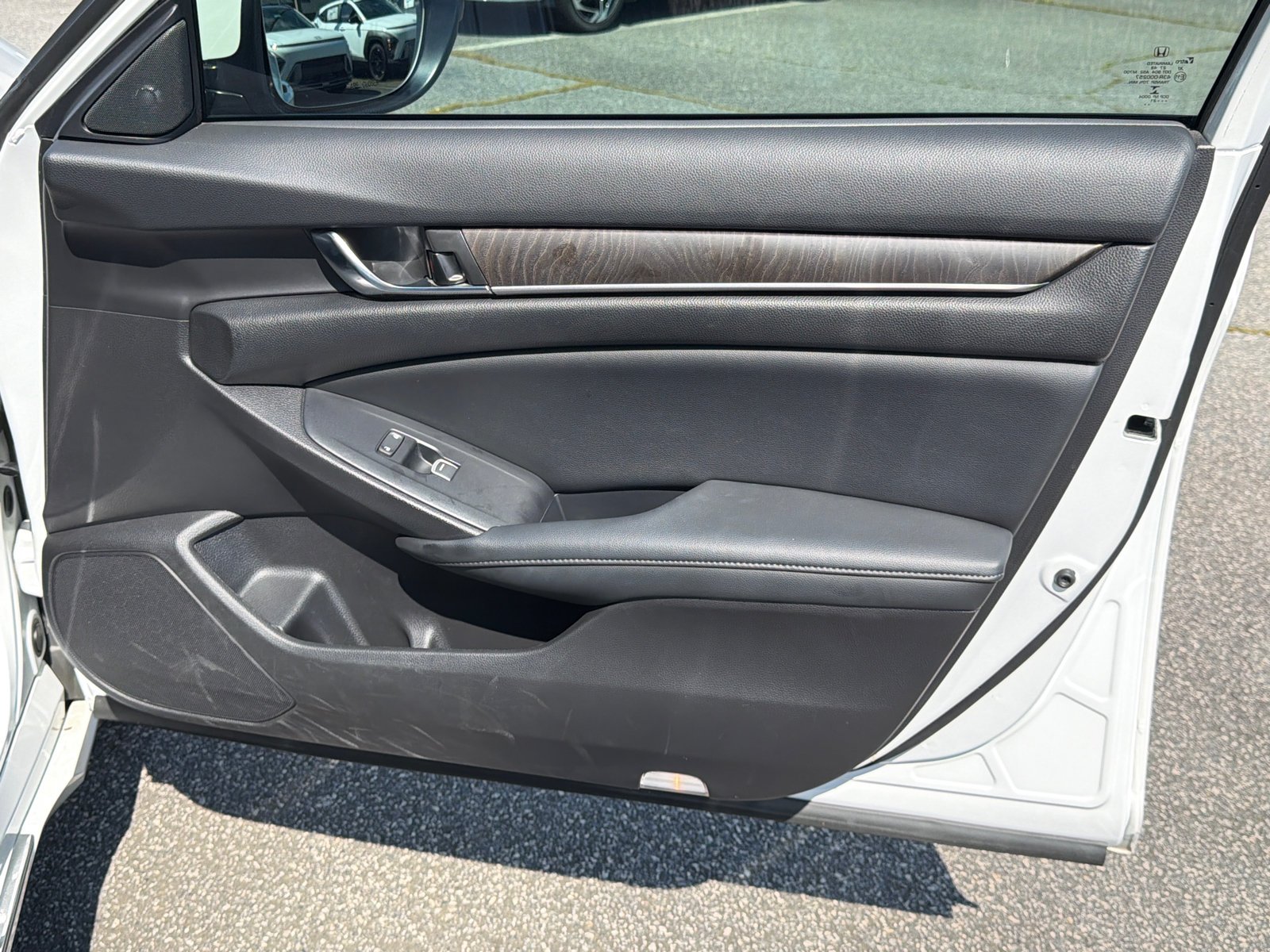 Used 2021 Platinum White Pearl Honda Touring image 14