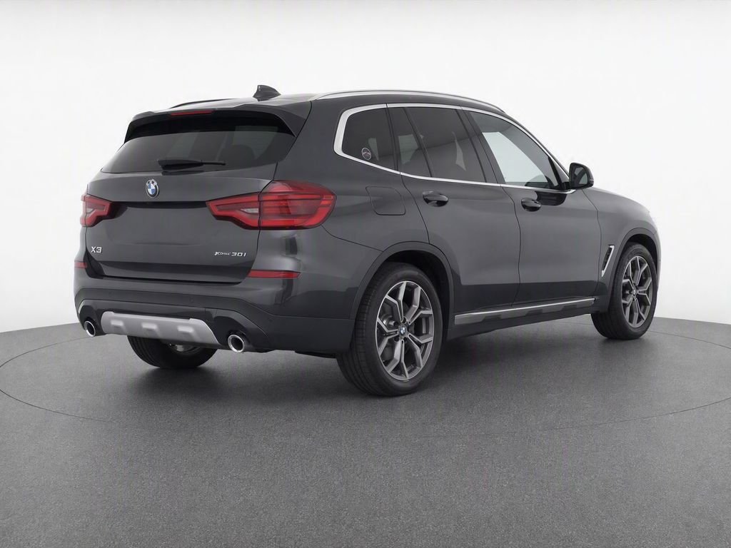 Used 2020 Dark Graphite BMW sDrive30i image 3