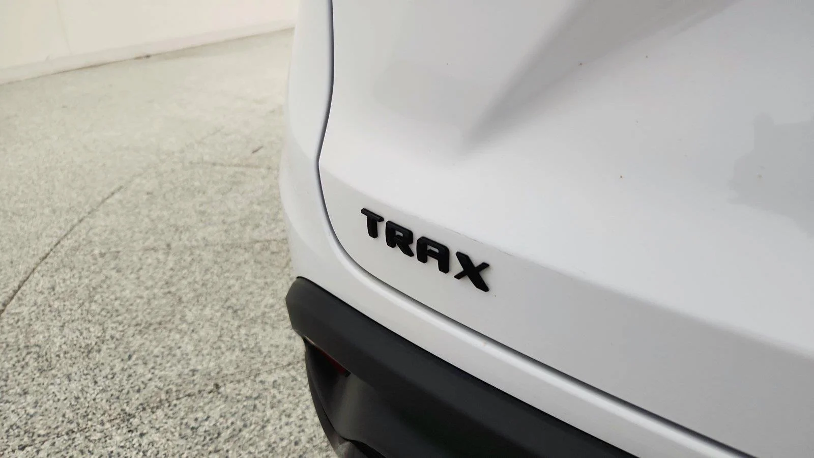 Used 2024 Summit White Chevrolet 1RS image 34
