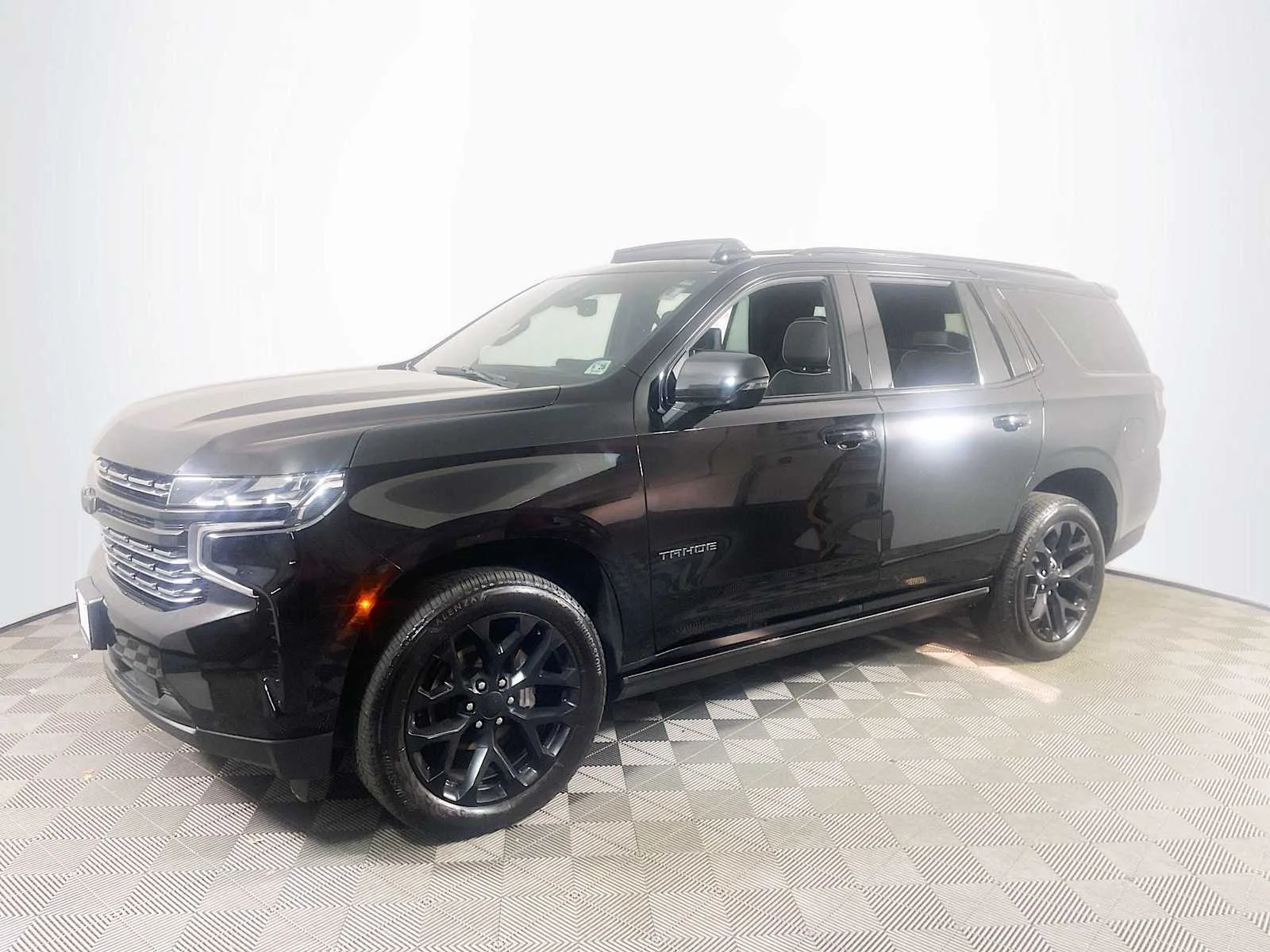2023 Chevrolet Tahoe 4WD Premier's photo