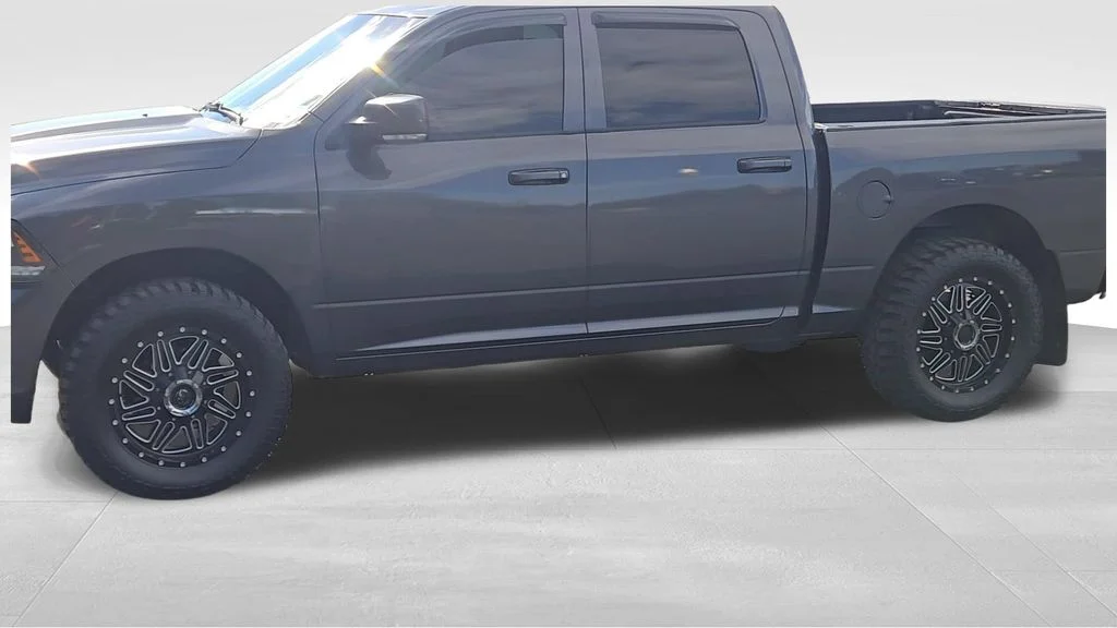 Used 2018 Gray Ram Sport image 4