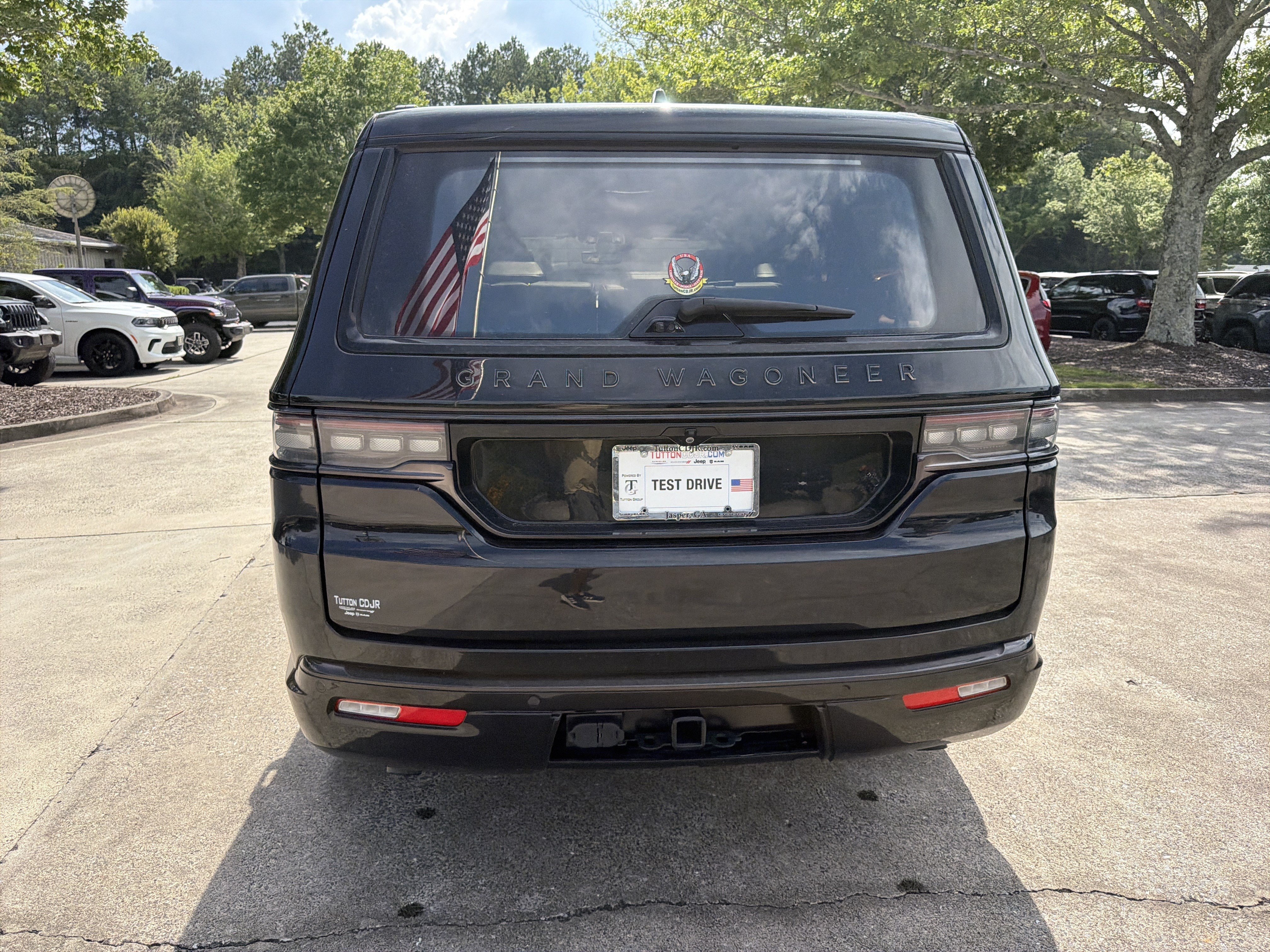 Used 2024 Diamond Black Crystal Pearlcoat Jeep Series III Obsidian image 6