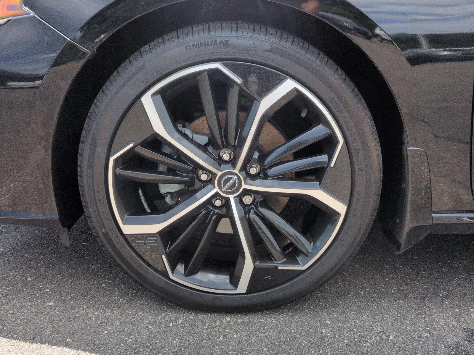 Used 2023 Super Black Nissan 2.5 SR image 10